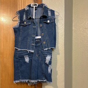 New vest and skirt girl